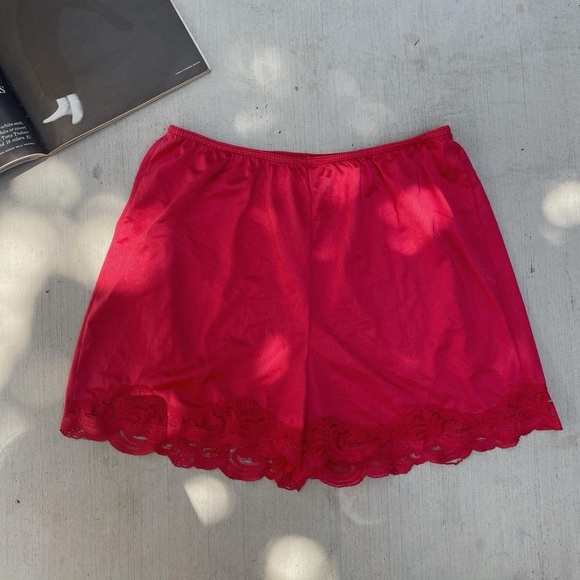 Vintage Red Lace Trim Shorts M - Picture 2 of 2